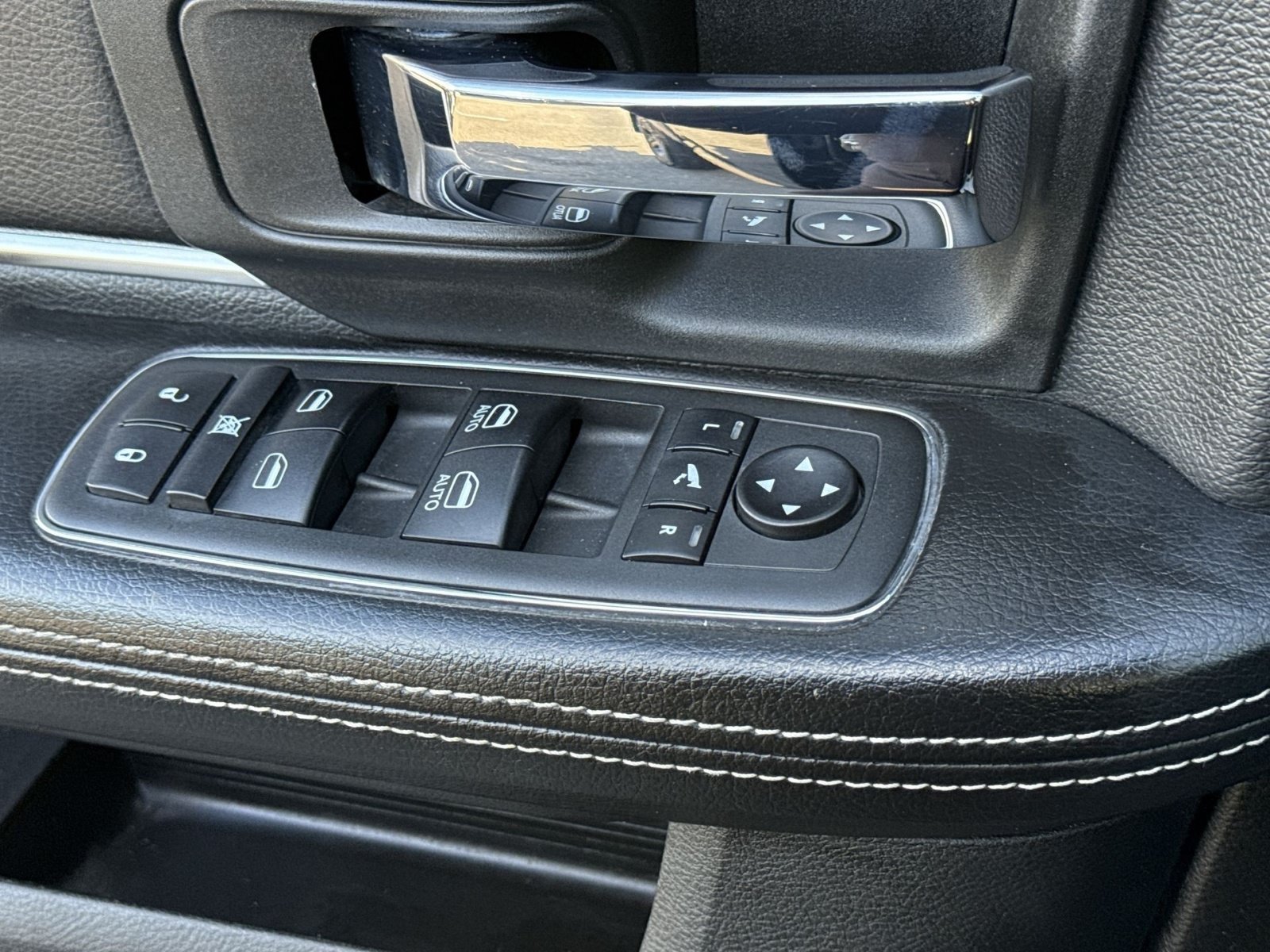 Used 2022 RAM 1500 Warlock AWD/4WD image 15