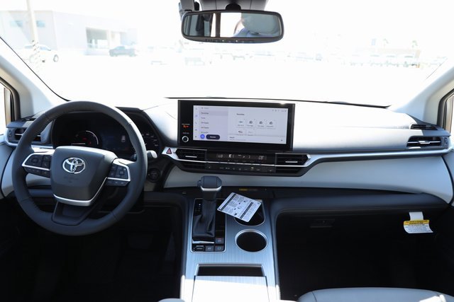 New 2025 Toyota Sienna XLE image 12