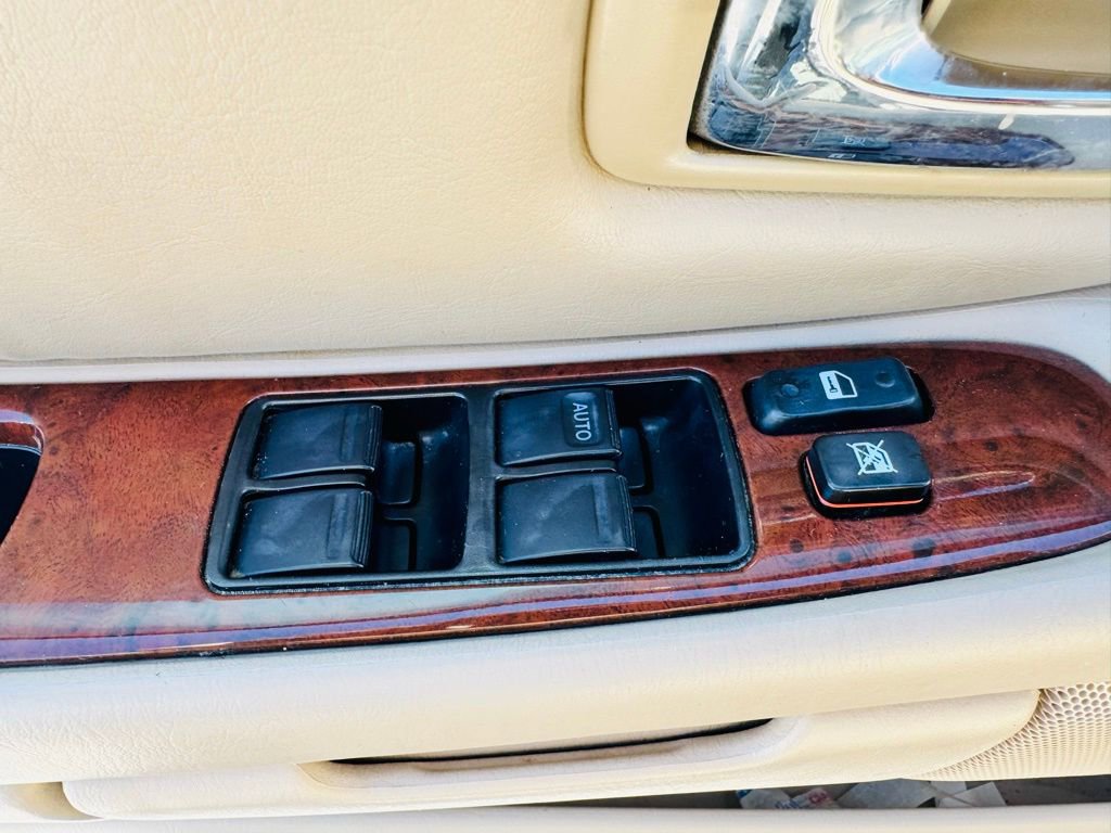 Used 2004 Toyota Avalon XL FWD image 12