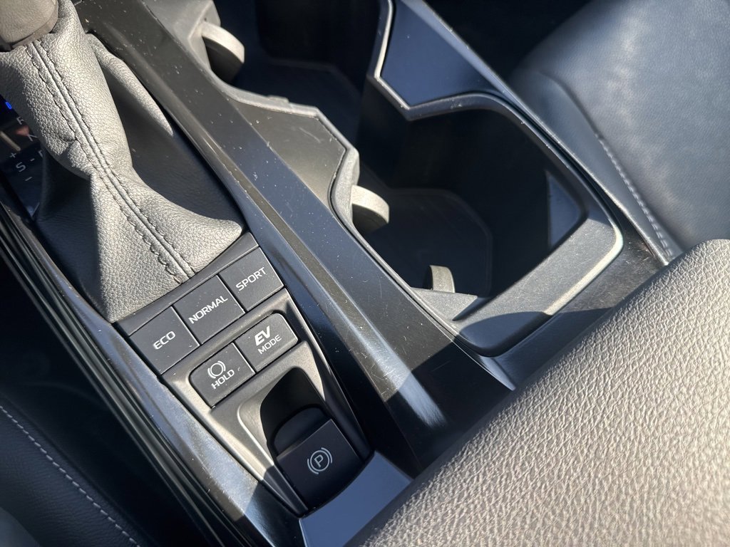Used 2025 Toyota Camry SE image 17