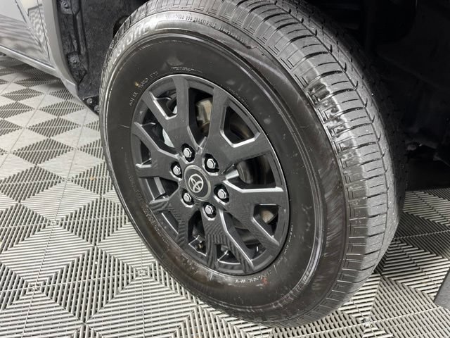Used 2026 Toyota 4Runner SR5 AWD/4WD image 16
