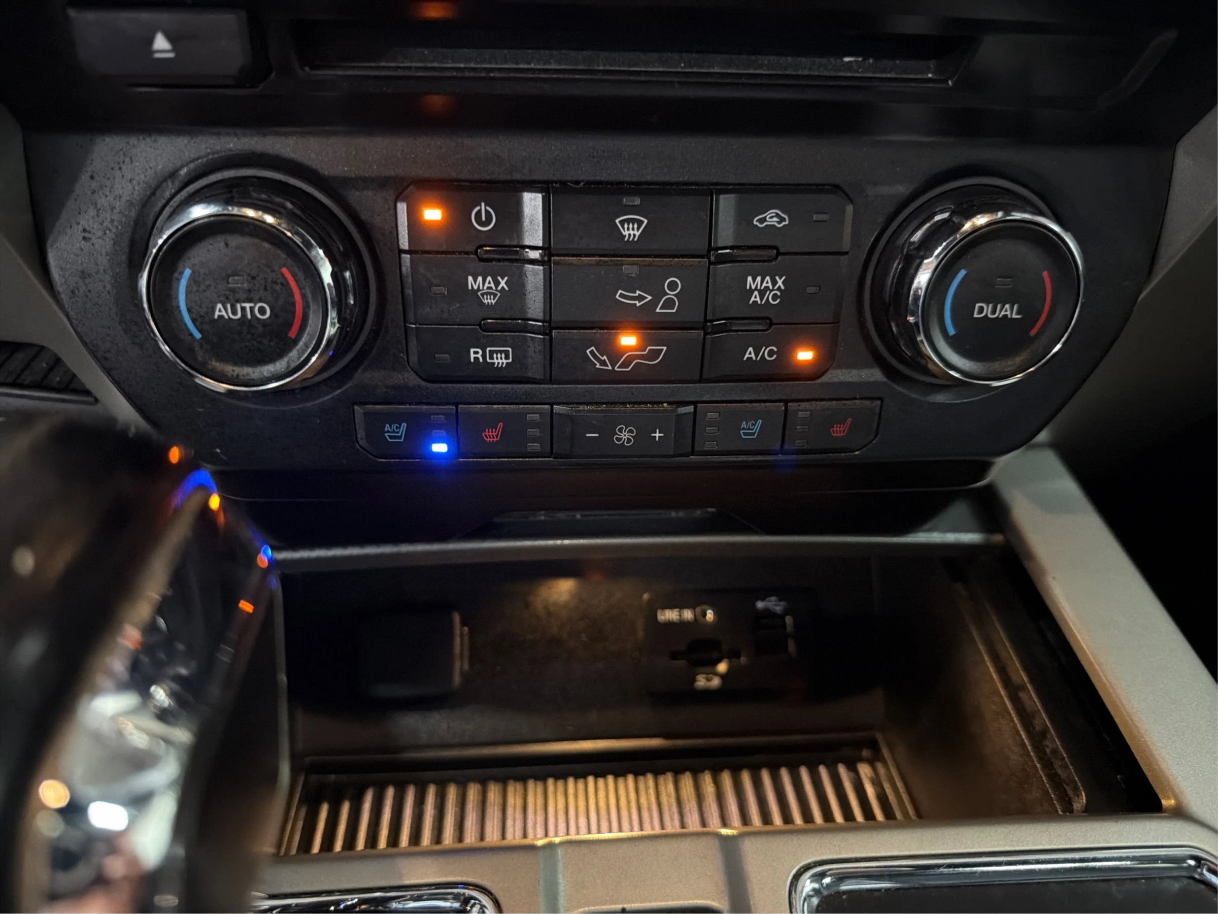 Used 2015 Ford F150 Lariat RWD image 19