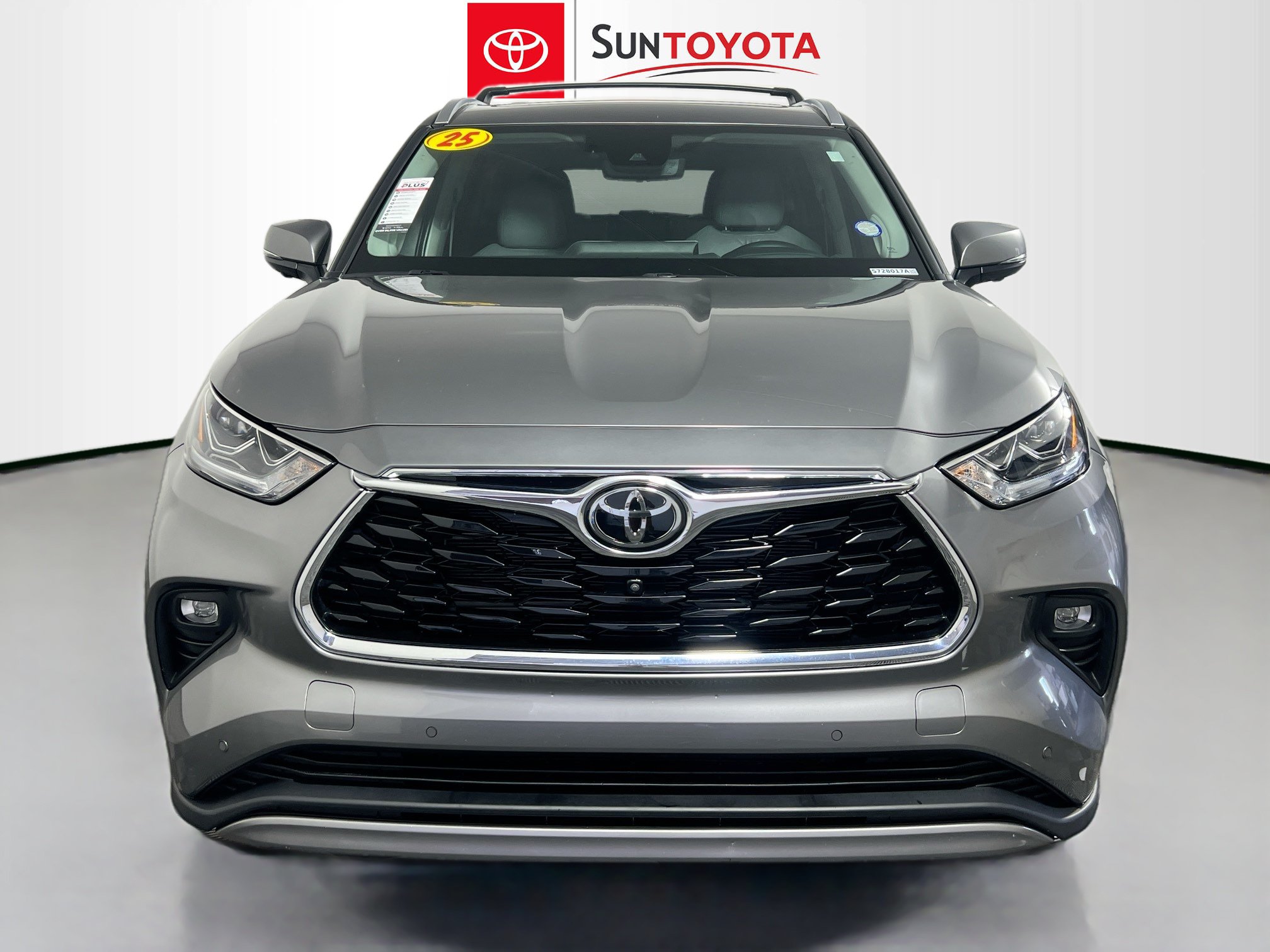 Used 2025 Toyota Highlander Platinum AWD/4WD image 10