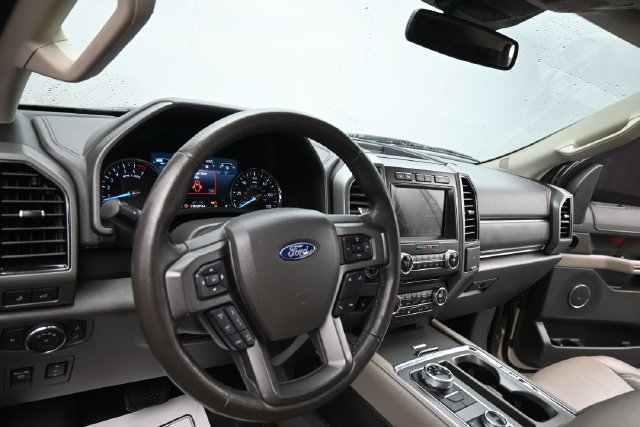 Used 2018 Ford Expedition Max XLT w/ Equipment Group 202A AWD/4WD image 15