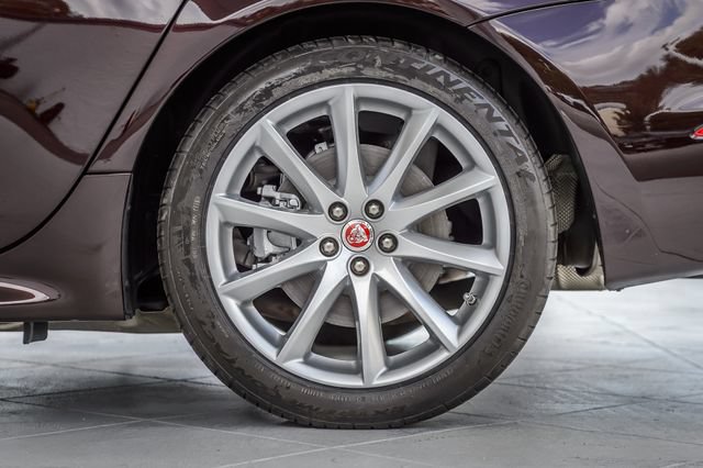 Used 2016 Jaguar XJ R-Sport RWD image 14