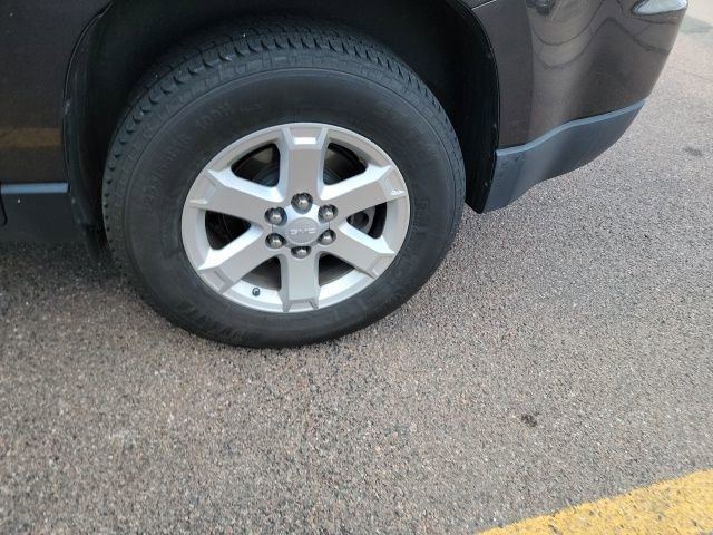 Used 2015 GMC Acadia SLE image 9