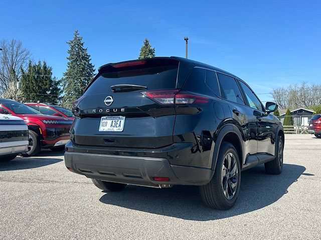 Used 2025 Nissan Rogue SV FWD image 6