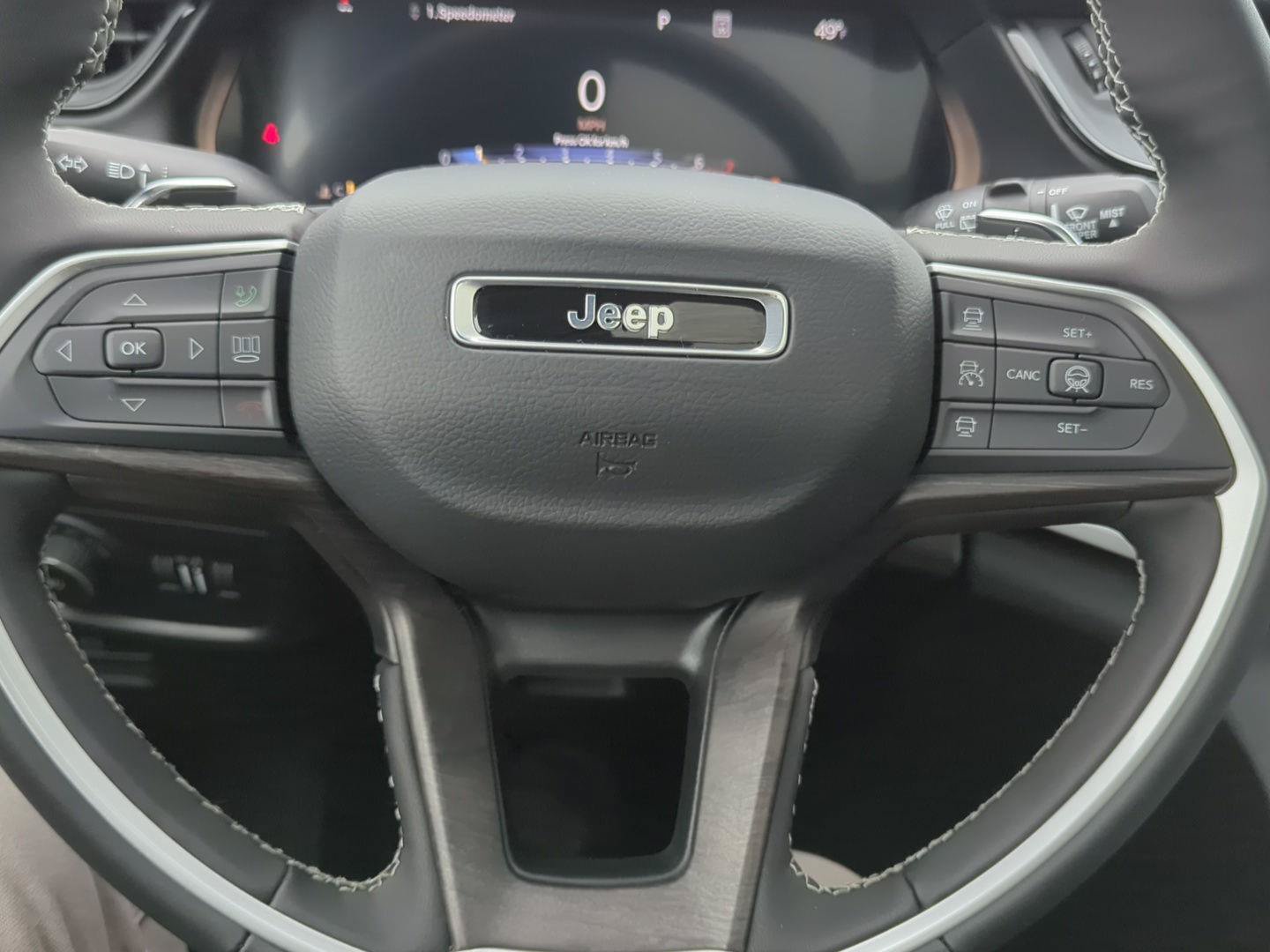 New 2026 Jeep Grand Cherokee Limited w/ Limited Altitude Package AWD/4WD image 17