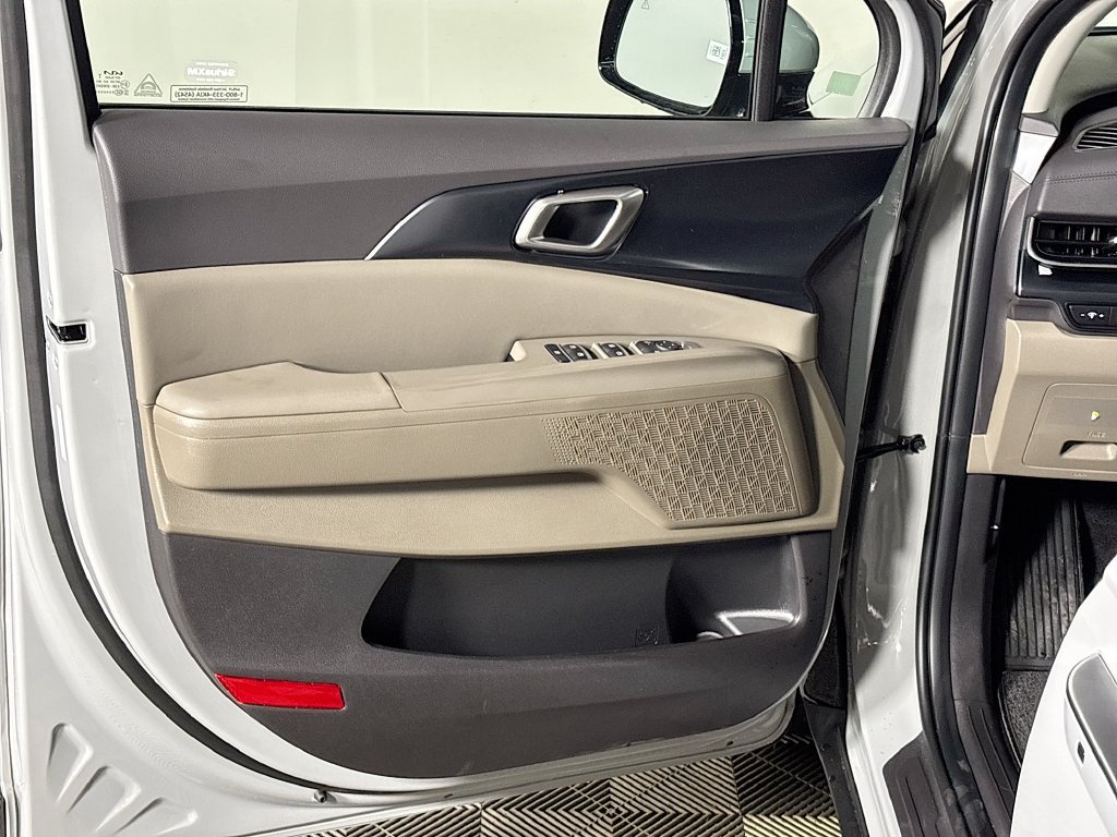 New 2027 Kia Carnival LXS FWD image 10