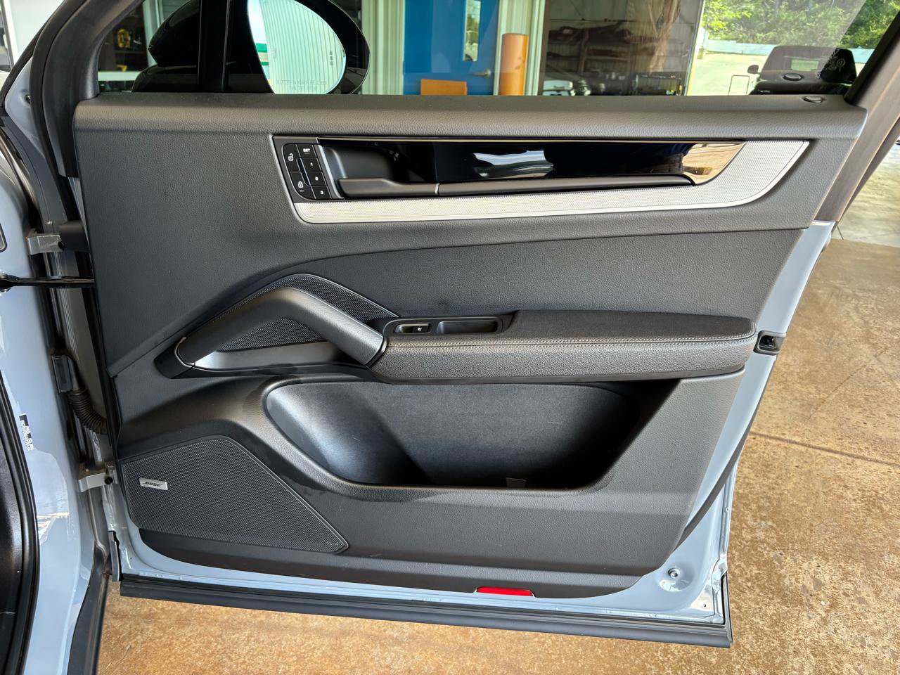 Used 2024 Porsche Cayenne Coupe image 29