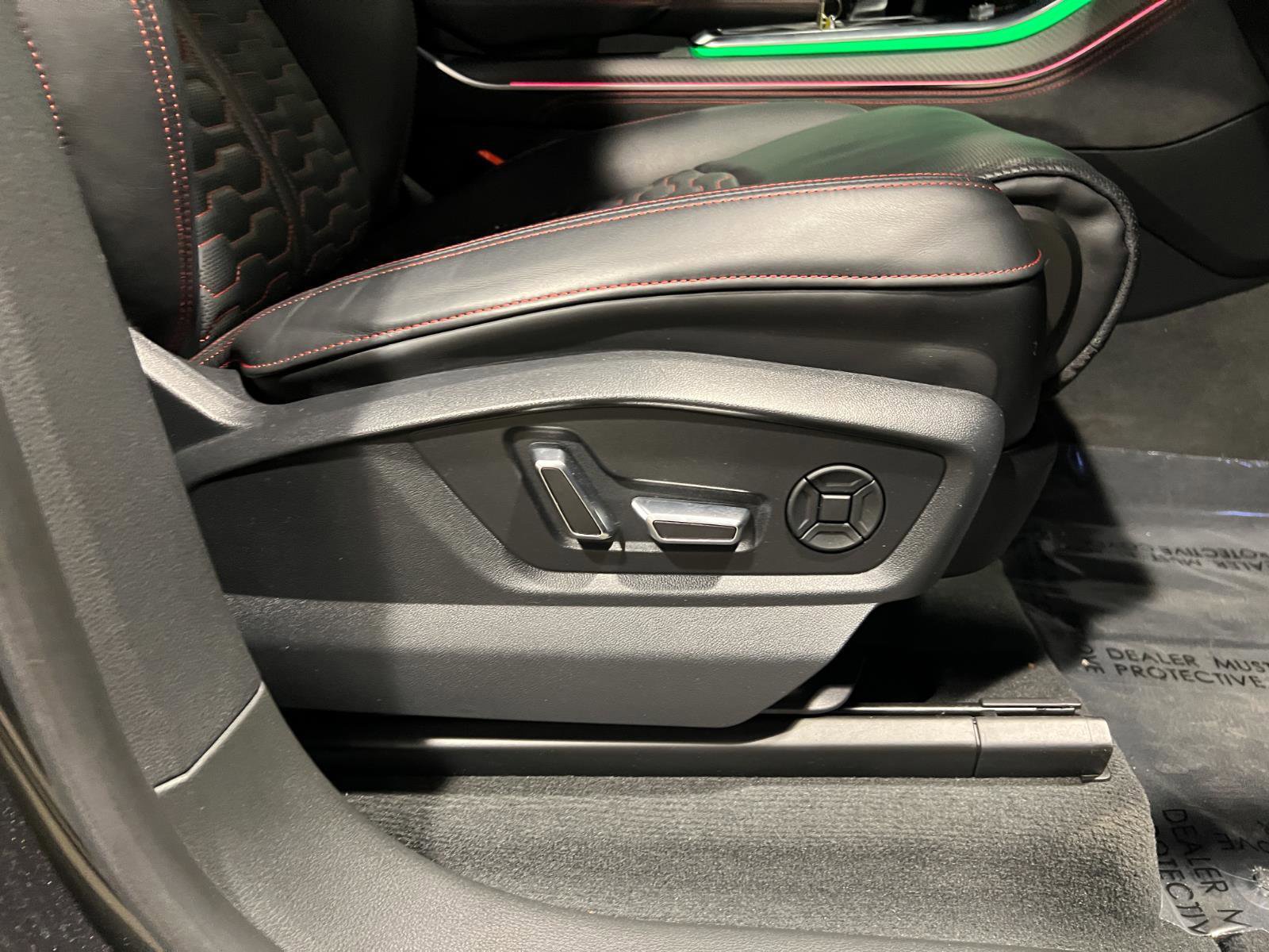 Used 2024 Audi RS Q8 image 45