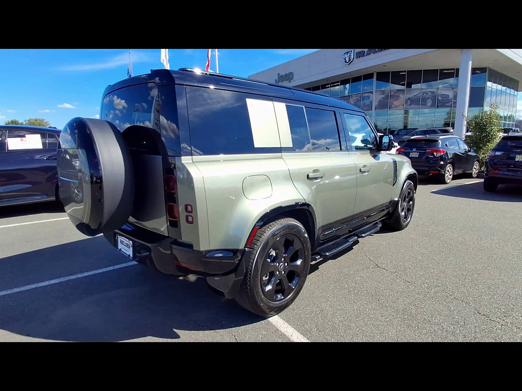 Used 2025 Land Rover Defender 110 X-Dynamic SE AWD/4WD image 8