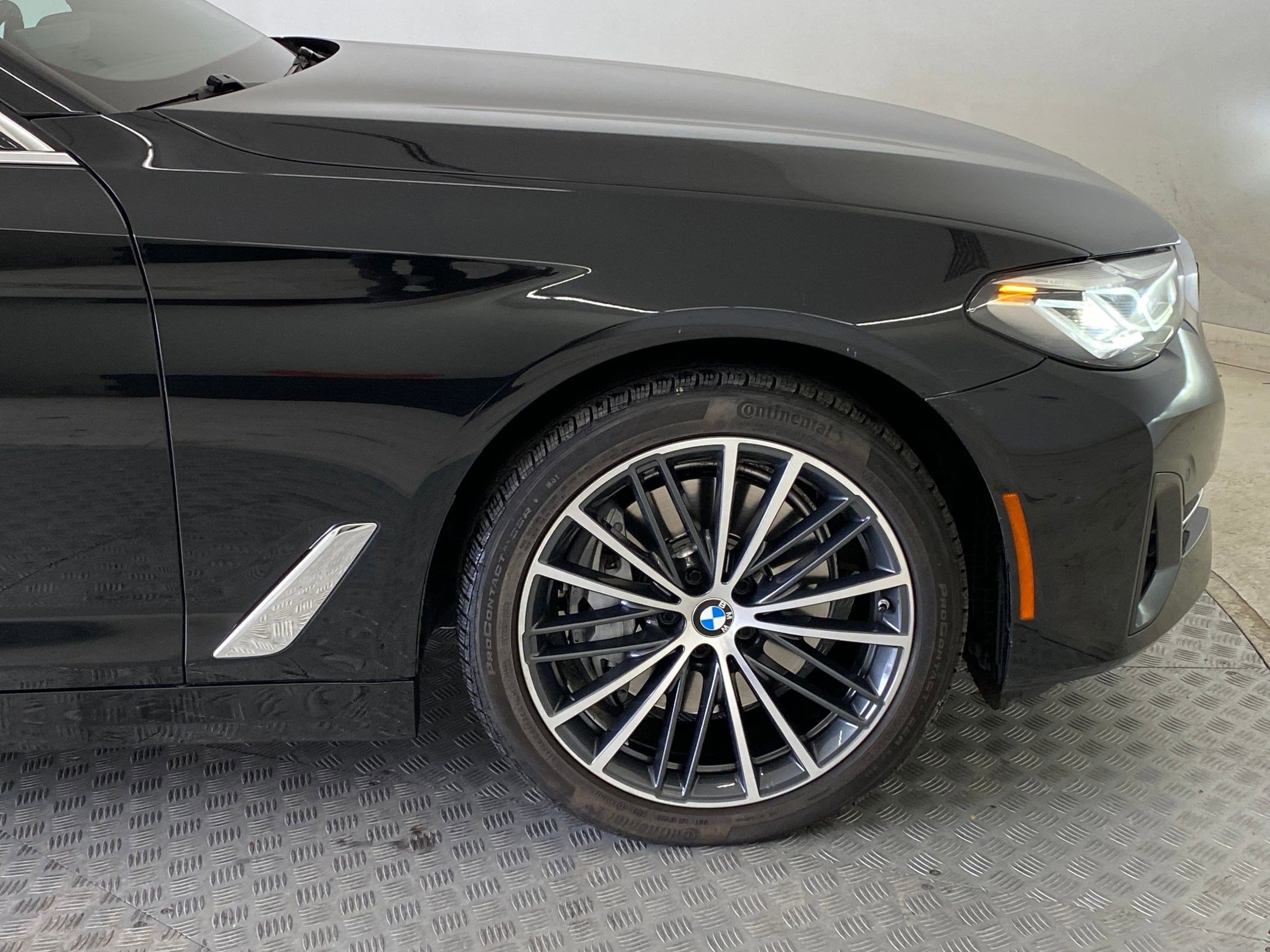 Certified 2023 BMW 540i xDrive w/ Premium Package image 11