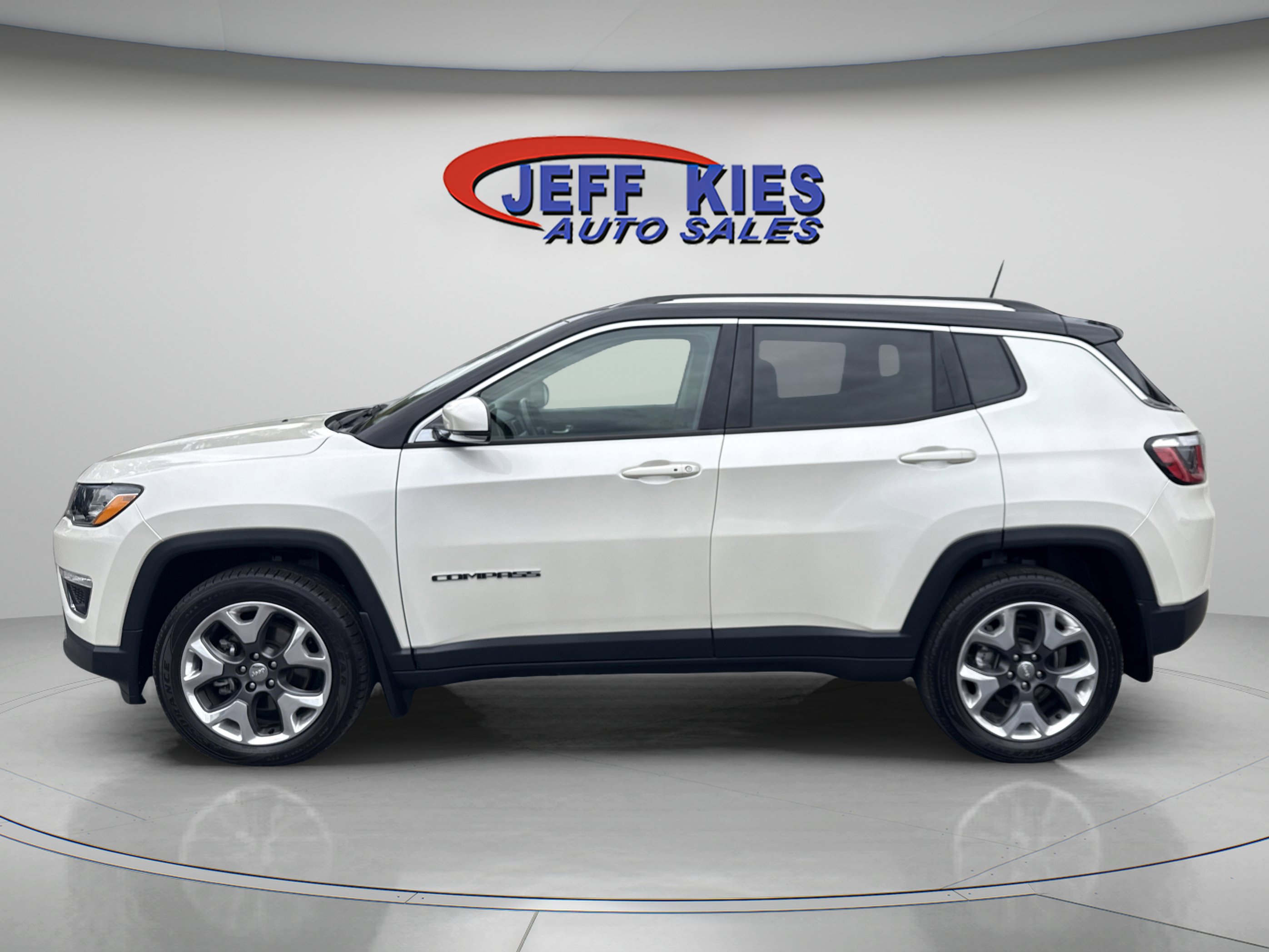 Used 2018 Jeep Compass Limited w/ Navigation Group image 4