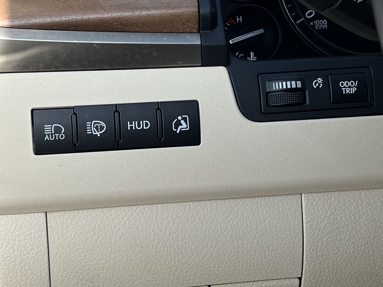 Used 2019 Lexus LX 570 4WD w/ Luxury Package image 20