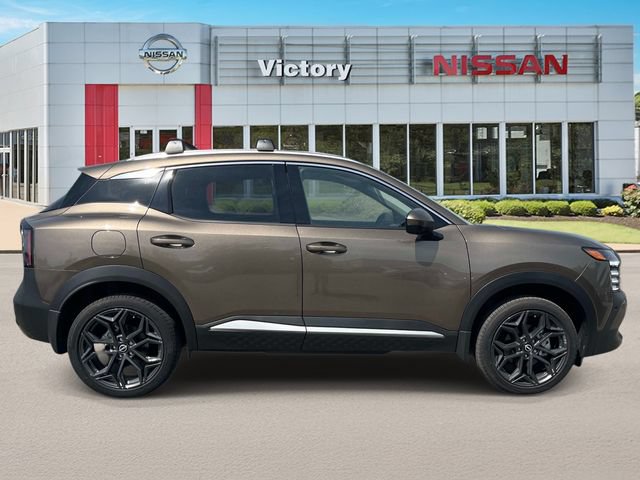 New 2025 Nissan Kicks SR w/ SR Premium Package FWD image 2