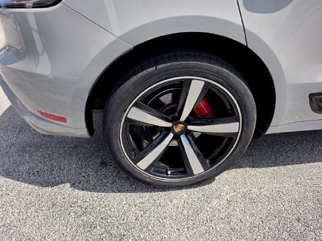 Used 2024 Porsche Macan S AWD/4WD image 12