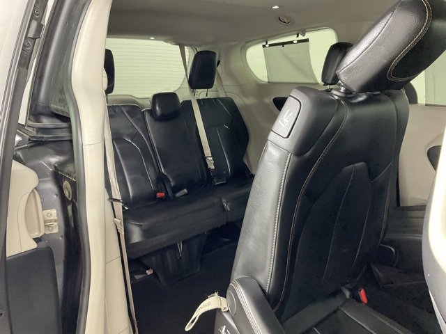 Used 2020 Chrysler Pacifica Touring-L image 26