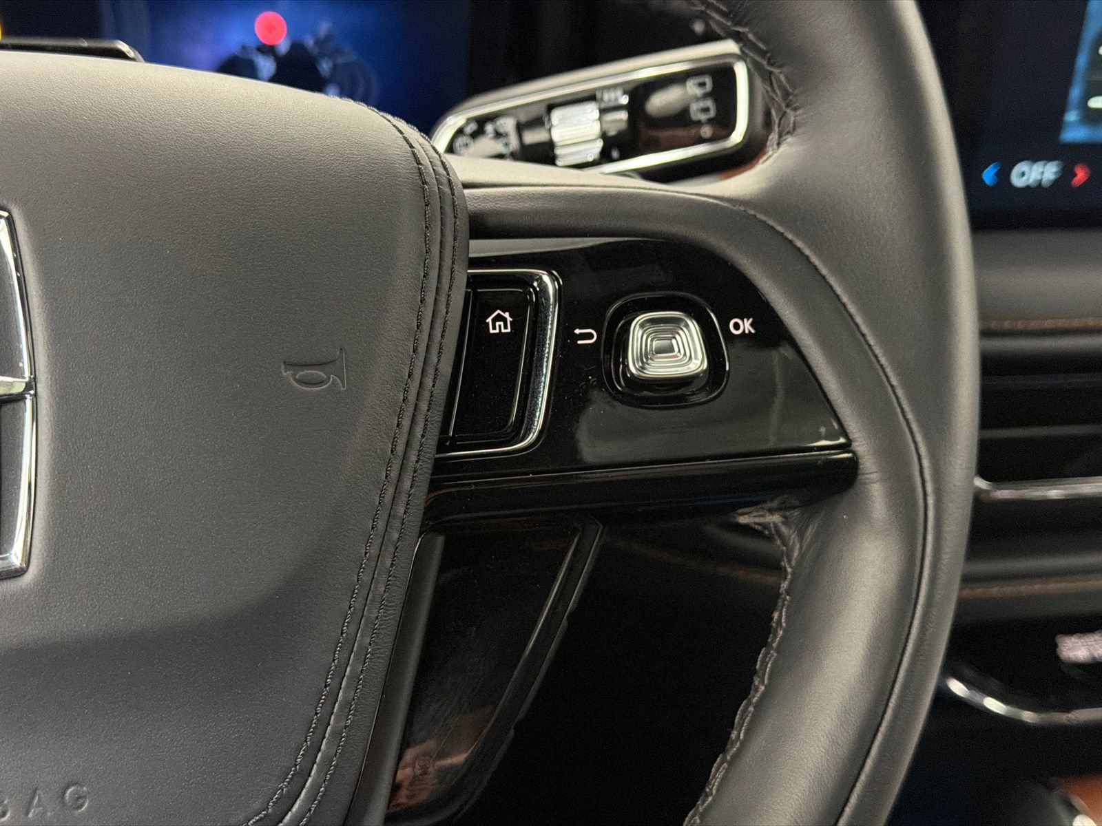 New 2026 Lincoln Aviator Black Label w/ Dynamic Handling Package image 25