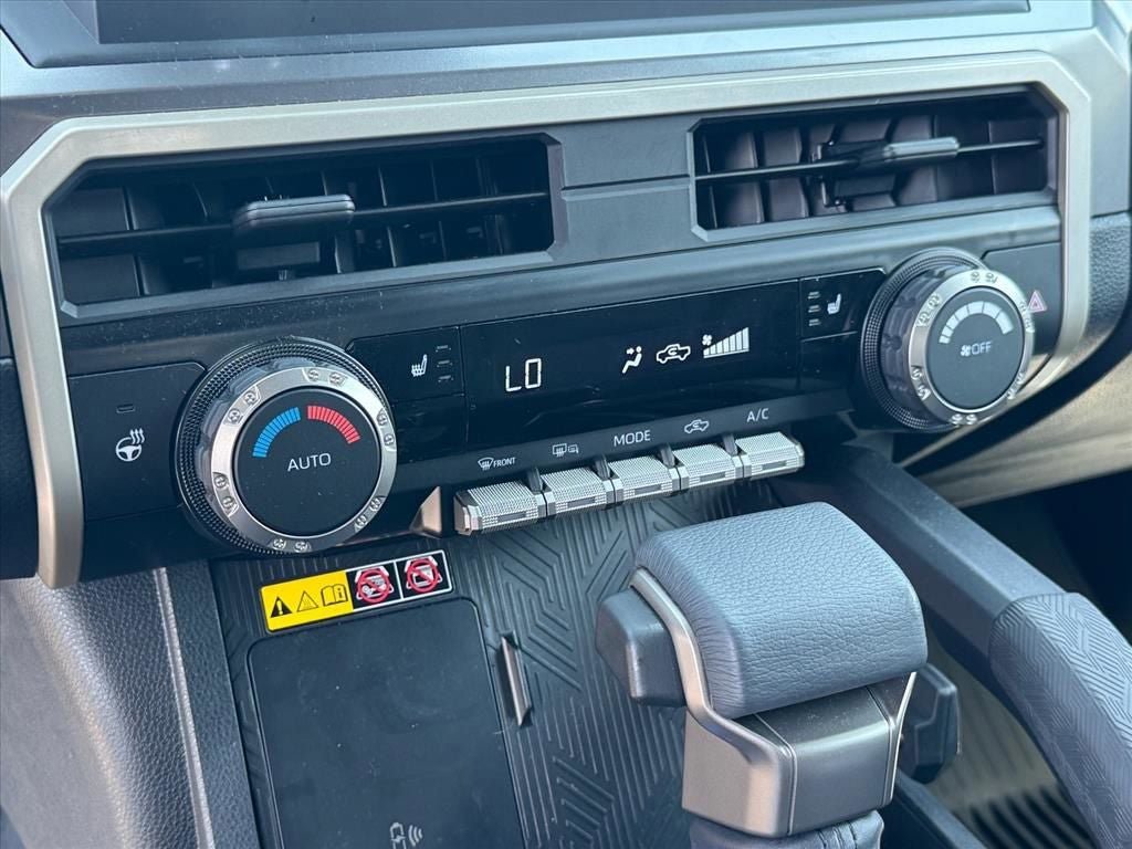 Certified 2025 Toyota Tacoma SR5 AWD/4WD image 25