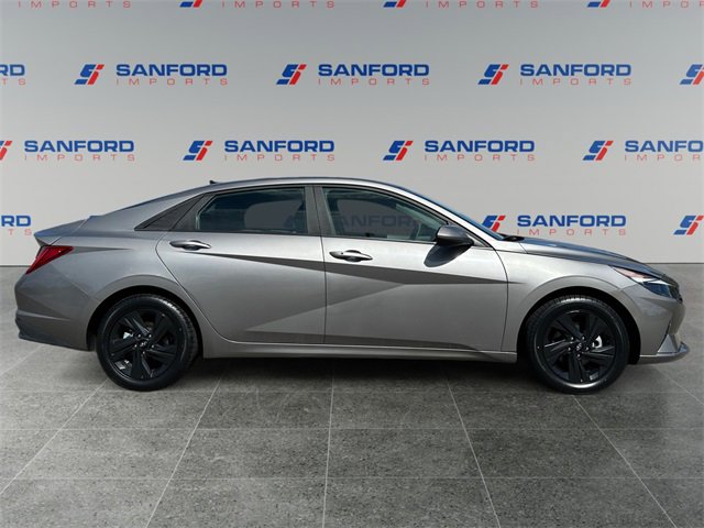 Used 2023 Hyundai Elantra Blue w/ Preferred Accessory Package image 6