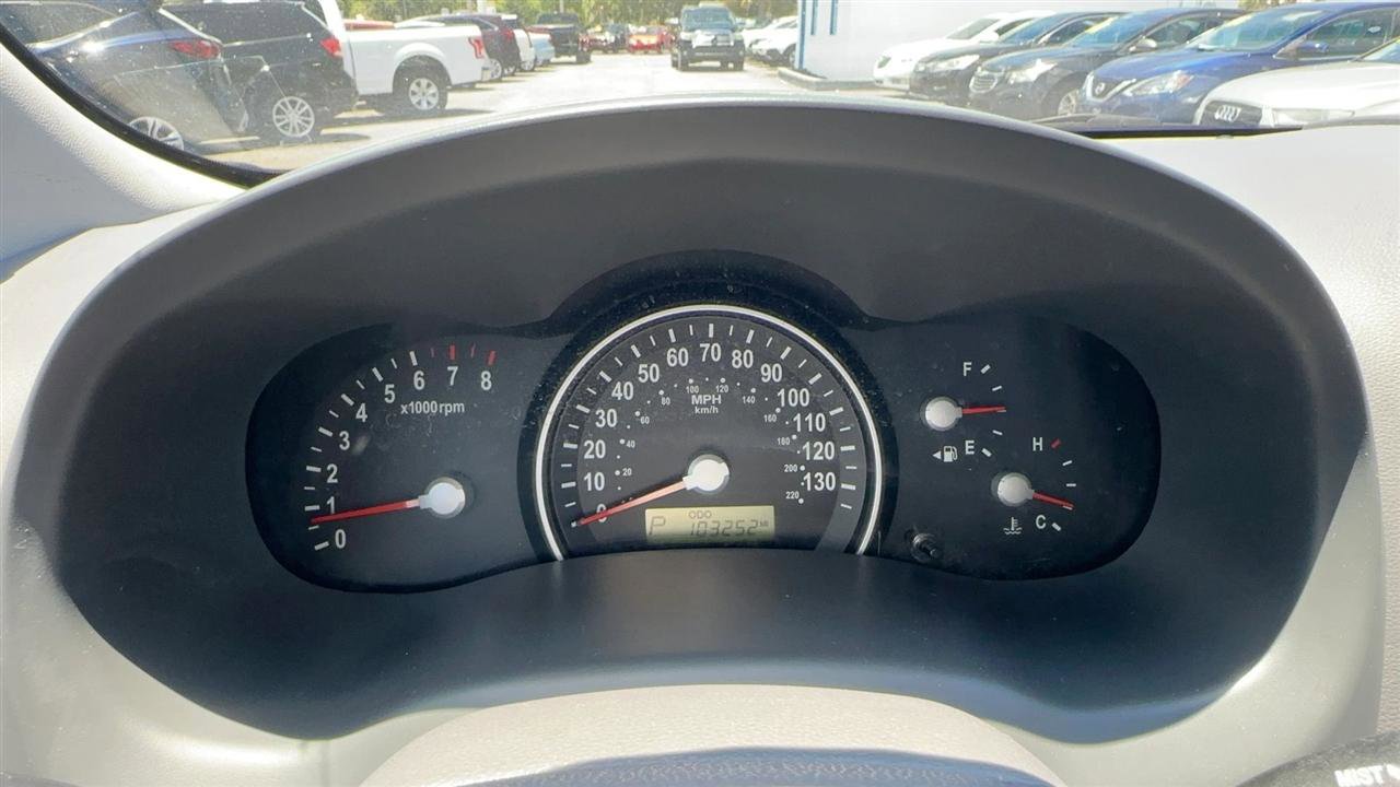 Used 2009 Kia Sedona LX FWD image 29