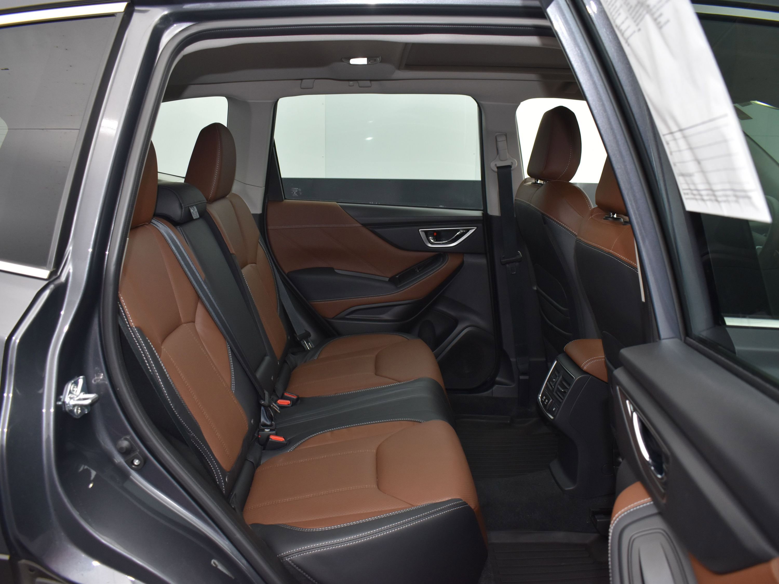 Used 2024 Subaru Forester Touring w/ Pop Package 2 image 10