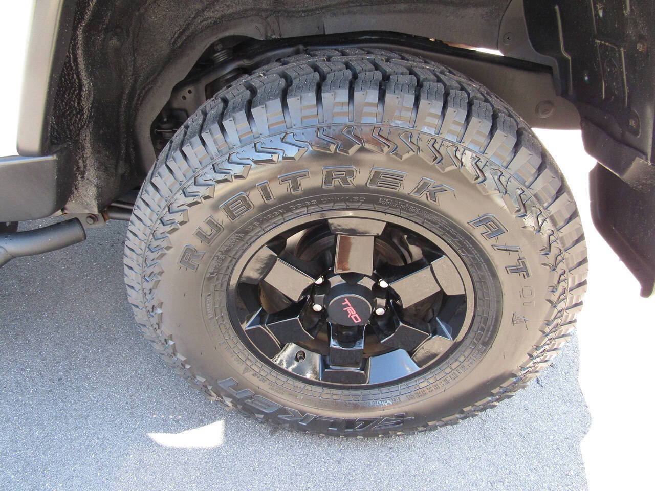 Used 2014 Toyota FJ Cruiser 4WD w/ Upgrade Package image 14