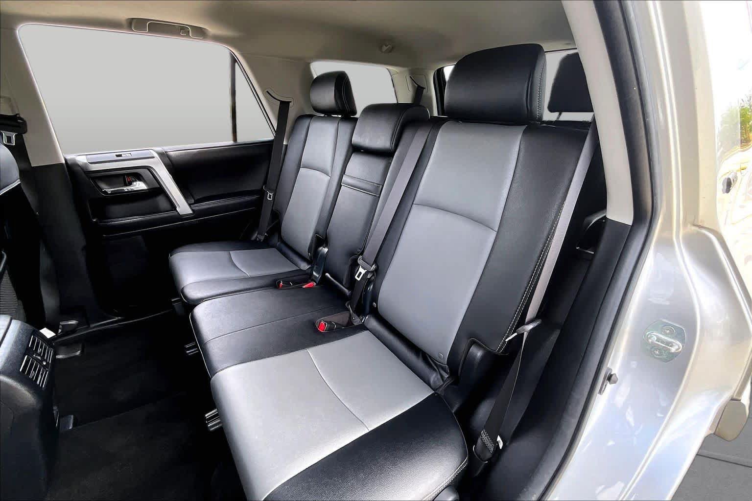 Used 2022 Toyota 4Runner SR5 Premium w/ Moonroof Package RWD image 21