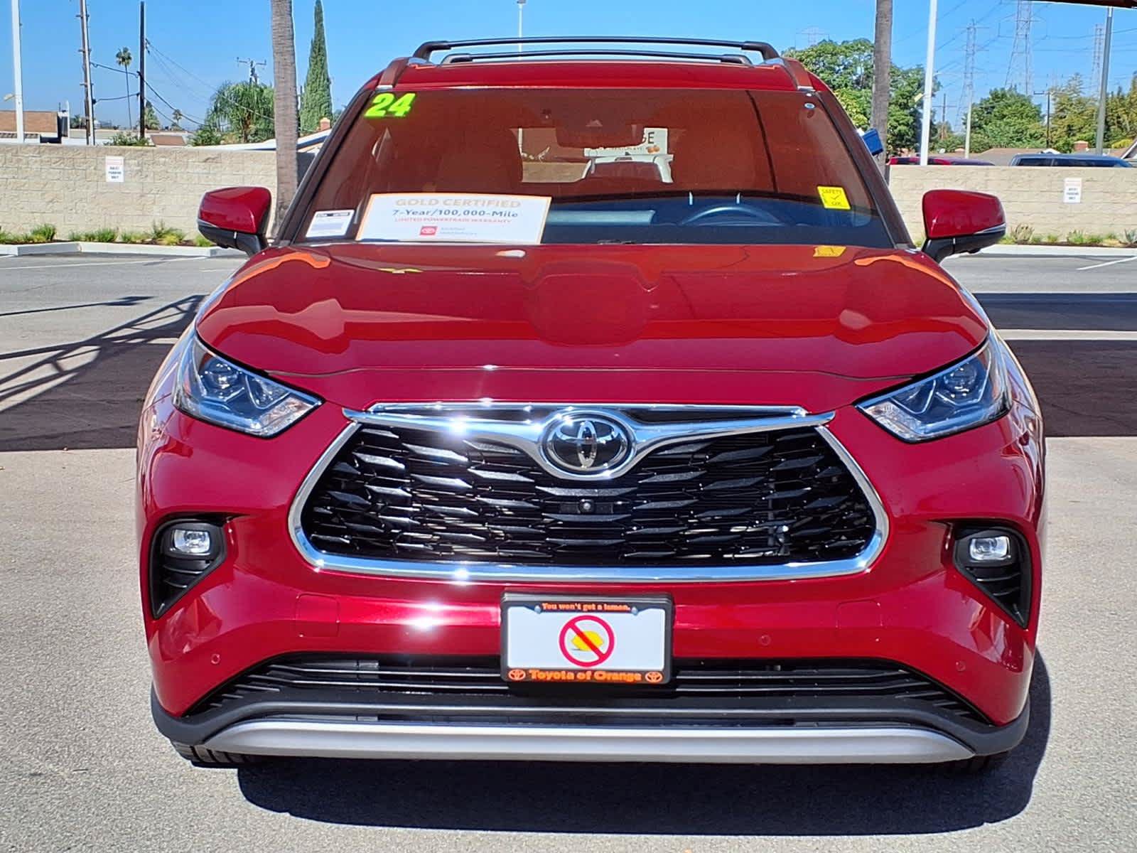 Used 2024 Toyota Highlander Platinum AWD/4WD image 2