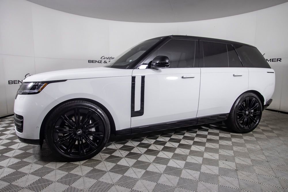 Used 2025 Land Rover Range Rover SE image 10