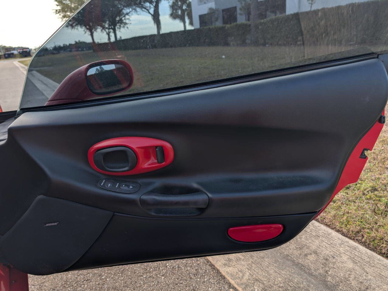 Used 2000 Chevrolet Corvette Coupe w/ Roof Pkg image 11