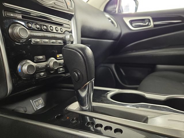 Used 2019 Nissan Pathfinder SV AWD/4WD image 21
