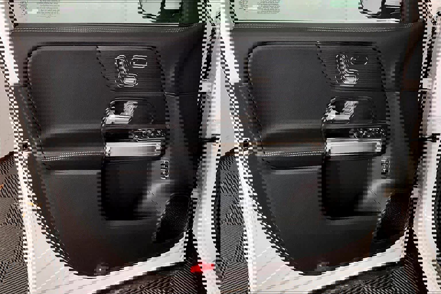 New 2026 Mercedes-Benz GLB 250 4MATIC image 12