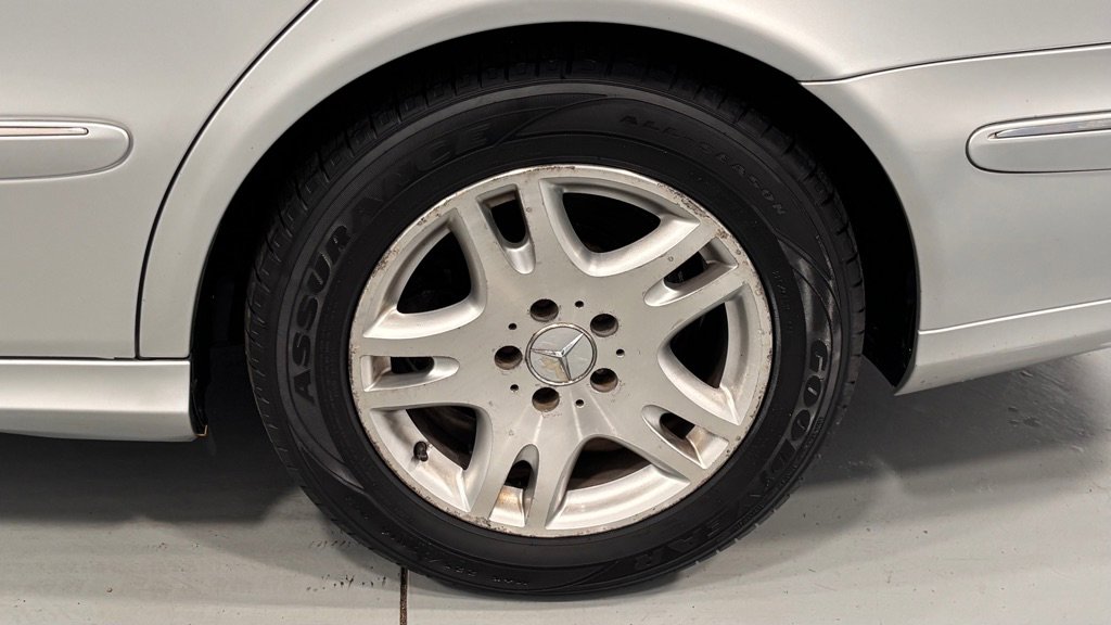 Used 2004 Mercedes-Benz E 320 4MATIC Sedan image 31