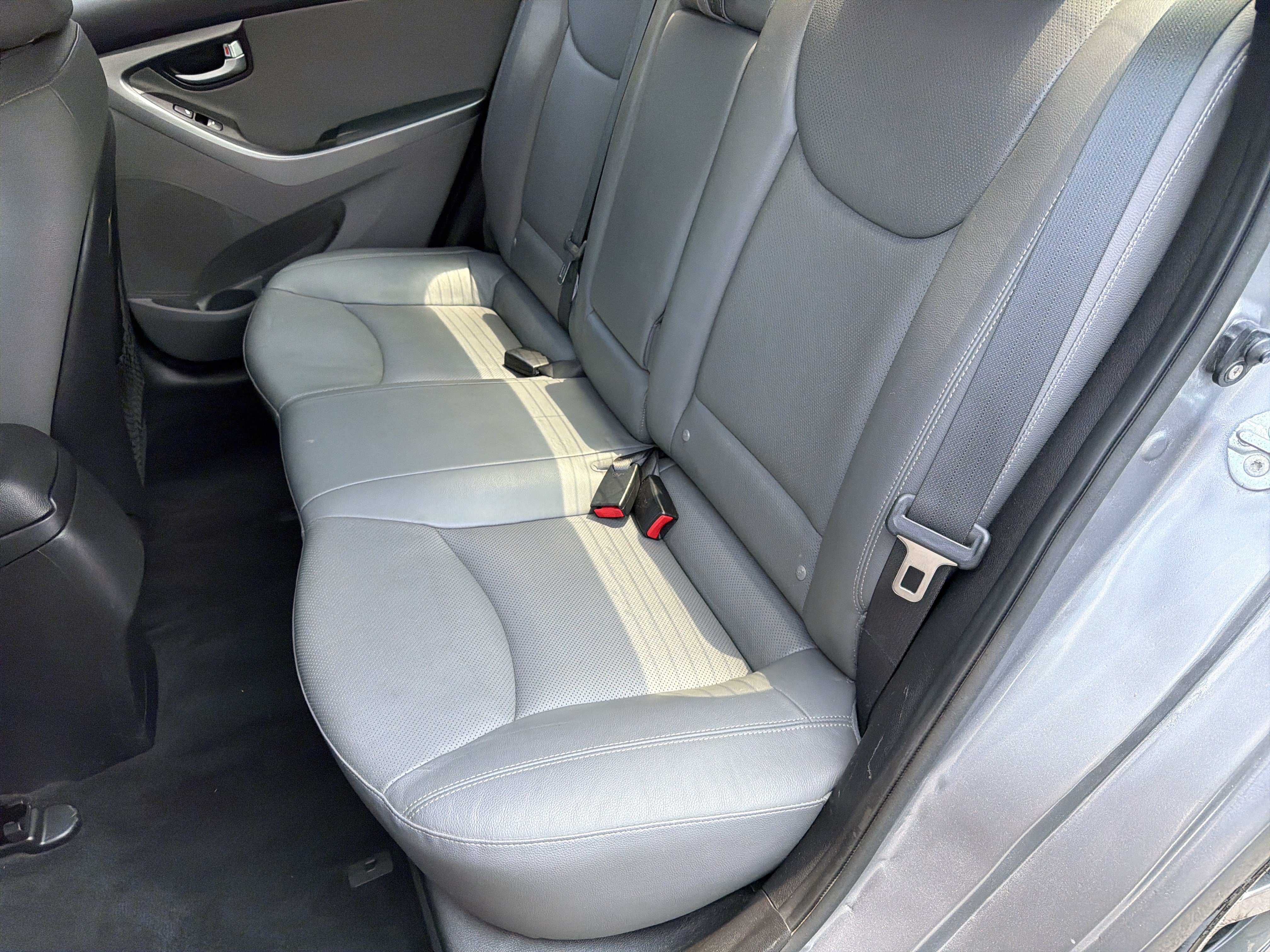 Used 2014 Hyundai Elantra Limited w/ Option Group 03 FWD image 24