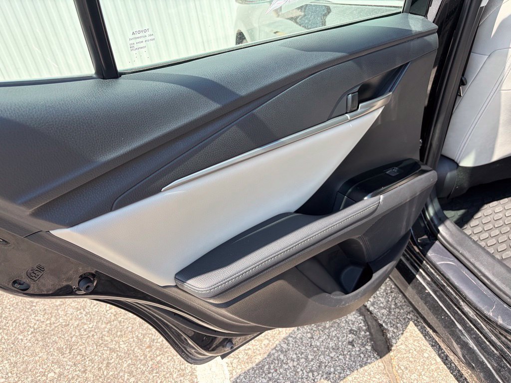 Used 2025 Toyota Camry XLE AWD/4WD image 15