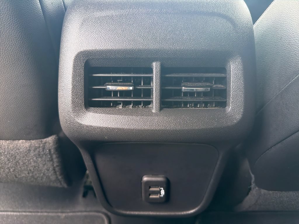 Used 2021 Chevrolet Equinox LT FWD image 29