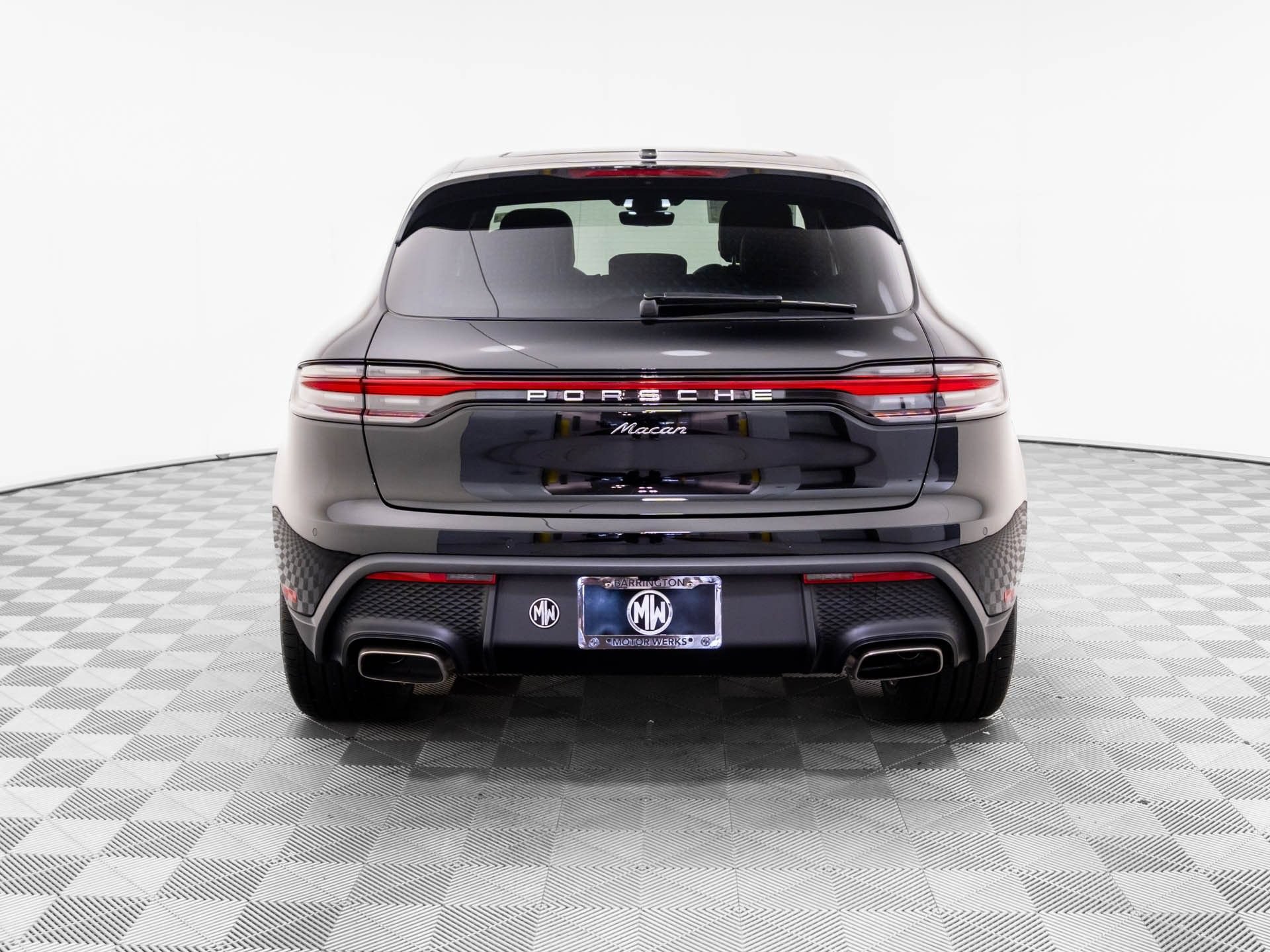 Certified 2026 Porsche Macan AWD/4WD image 10