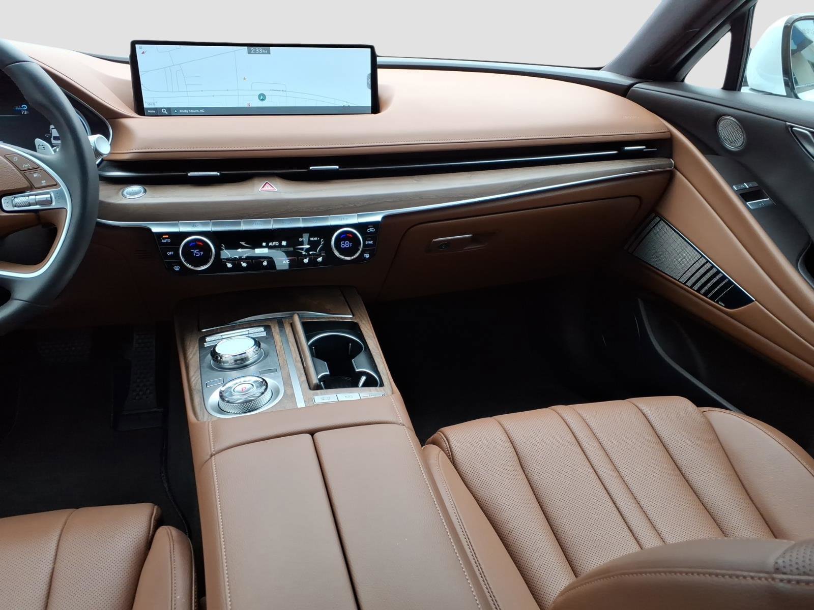 Used 2024 Genesis G80 image 10