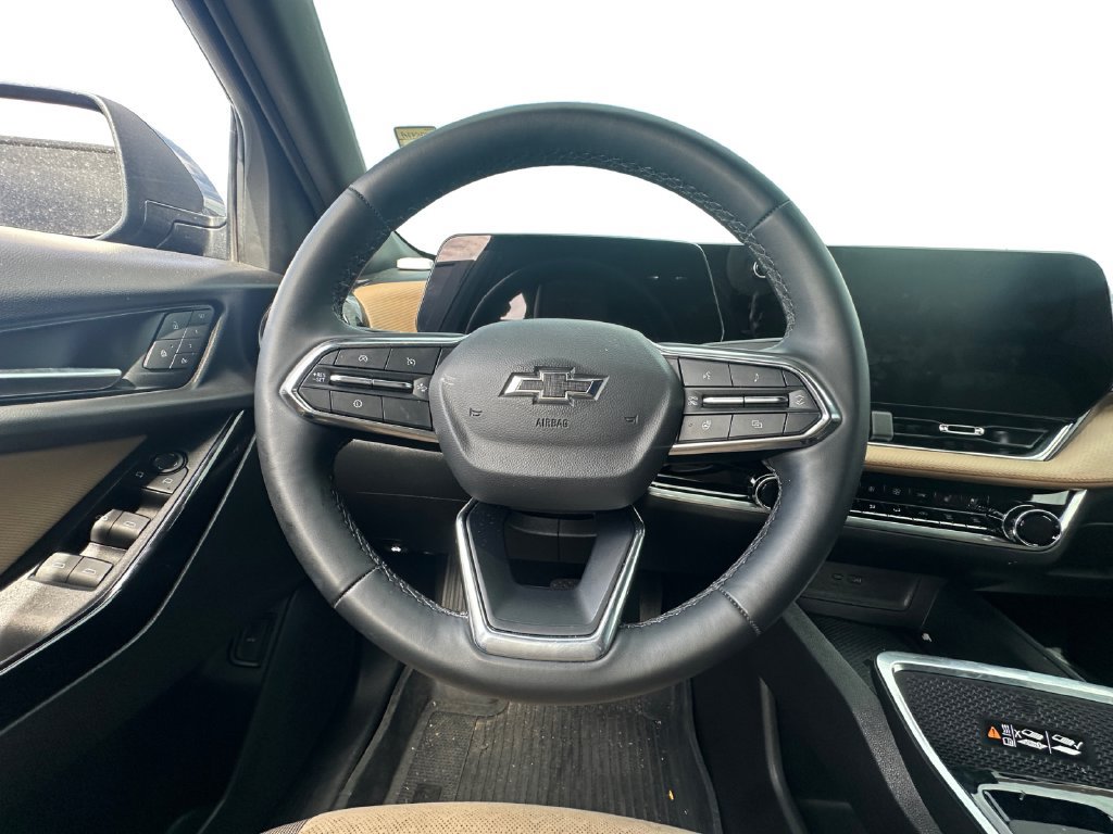Used 2025 Chevrolet Equinox ACTIV w/ Convenience Package III AWD/4WD image 16