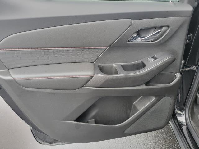 Used 2023 Chevrolet Traverse RS image 10