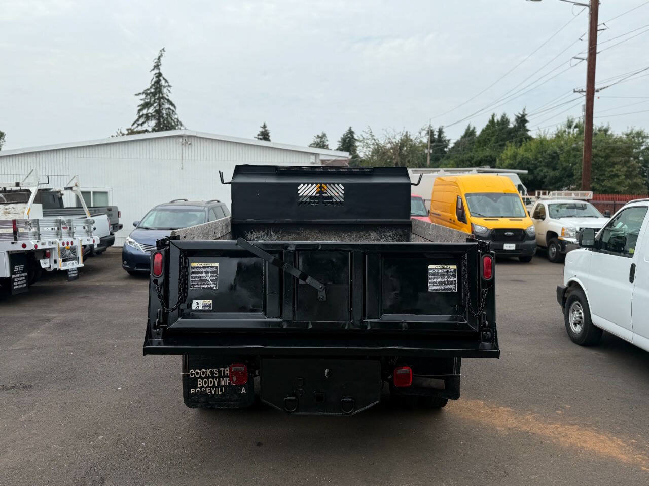 Used 2006 Ford F450 2WD Regular Cab Super Duty image 9