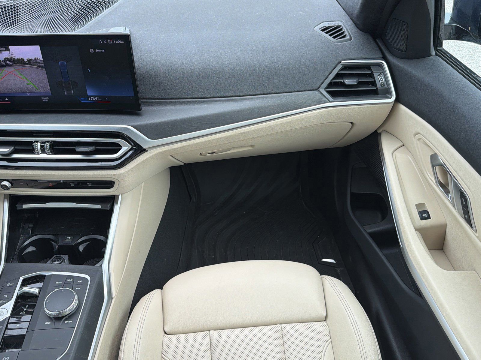 Used 2023 BMW 330i Sedan w/ Premium Package RWD image 15