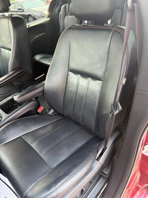 Used 2019 Dodge Grand Caravan GT FWD image 12