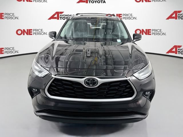 Certified 2021 Toyota Highlander XLE FWD image 3