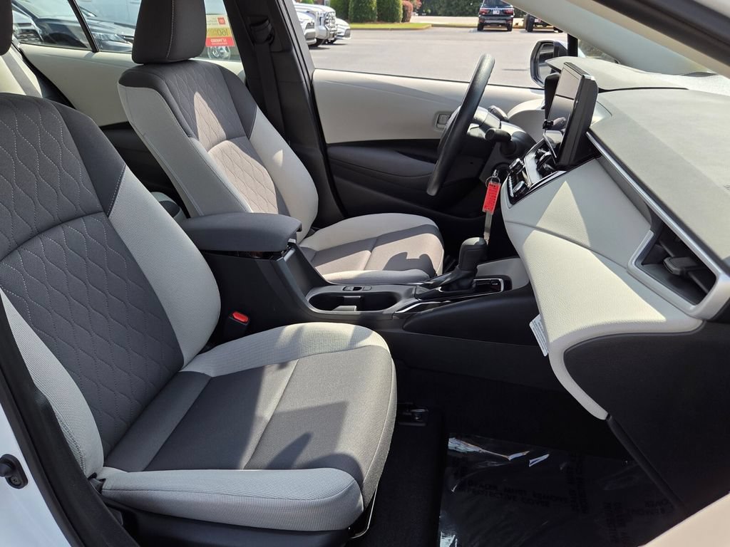 Certified 2025 Toyota Corolla LE FWD image 15