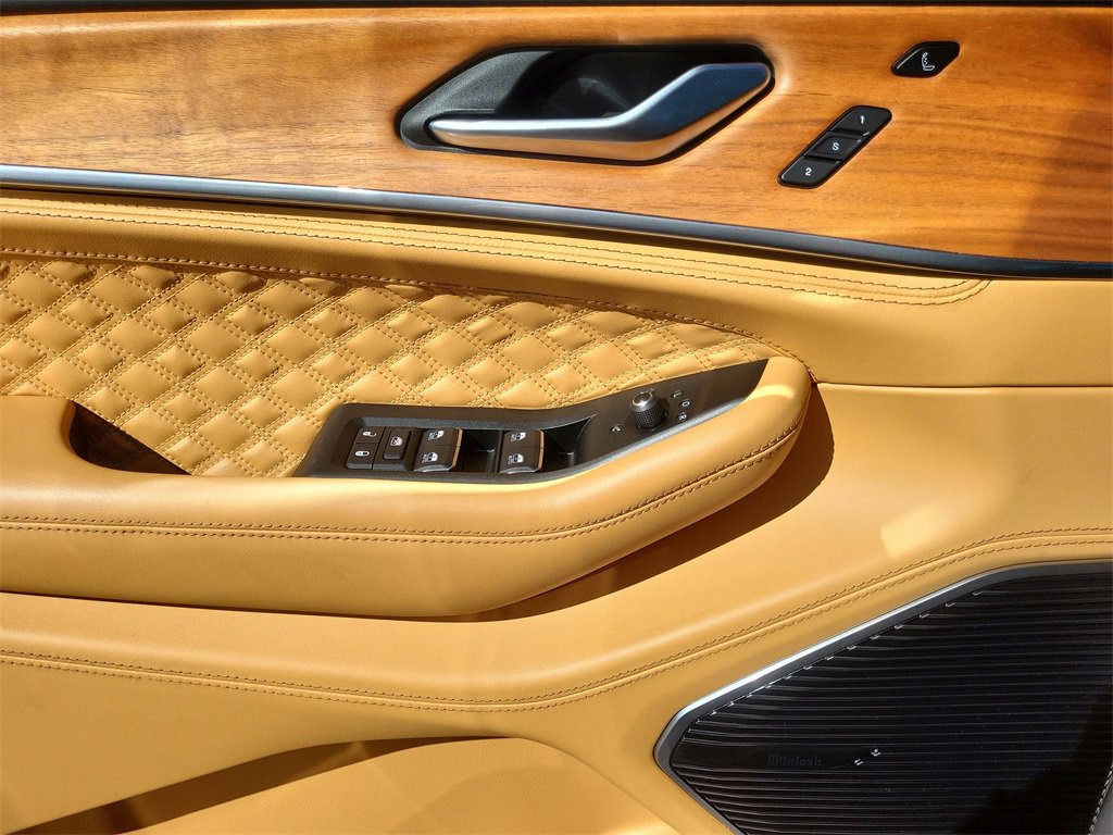 New 2025 Jeep Grand Cherokee Summit image 12