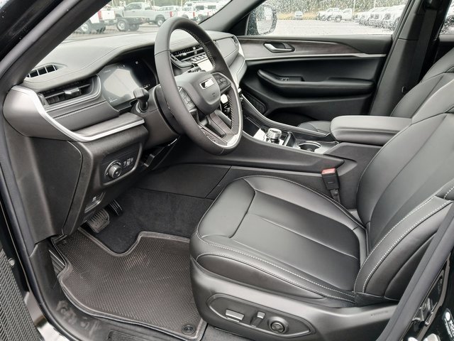 New 2025 Jeep Grand Cherokee Limited w/ Black Appearance Package image 7