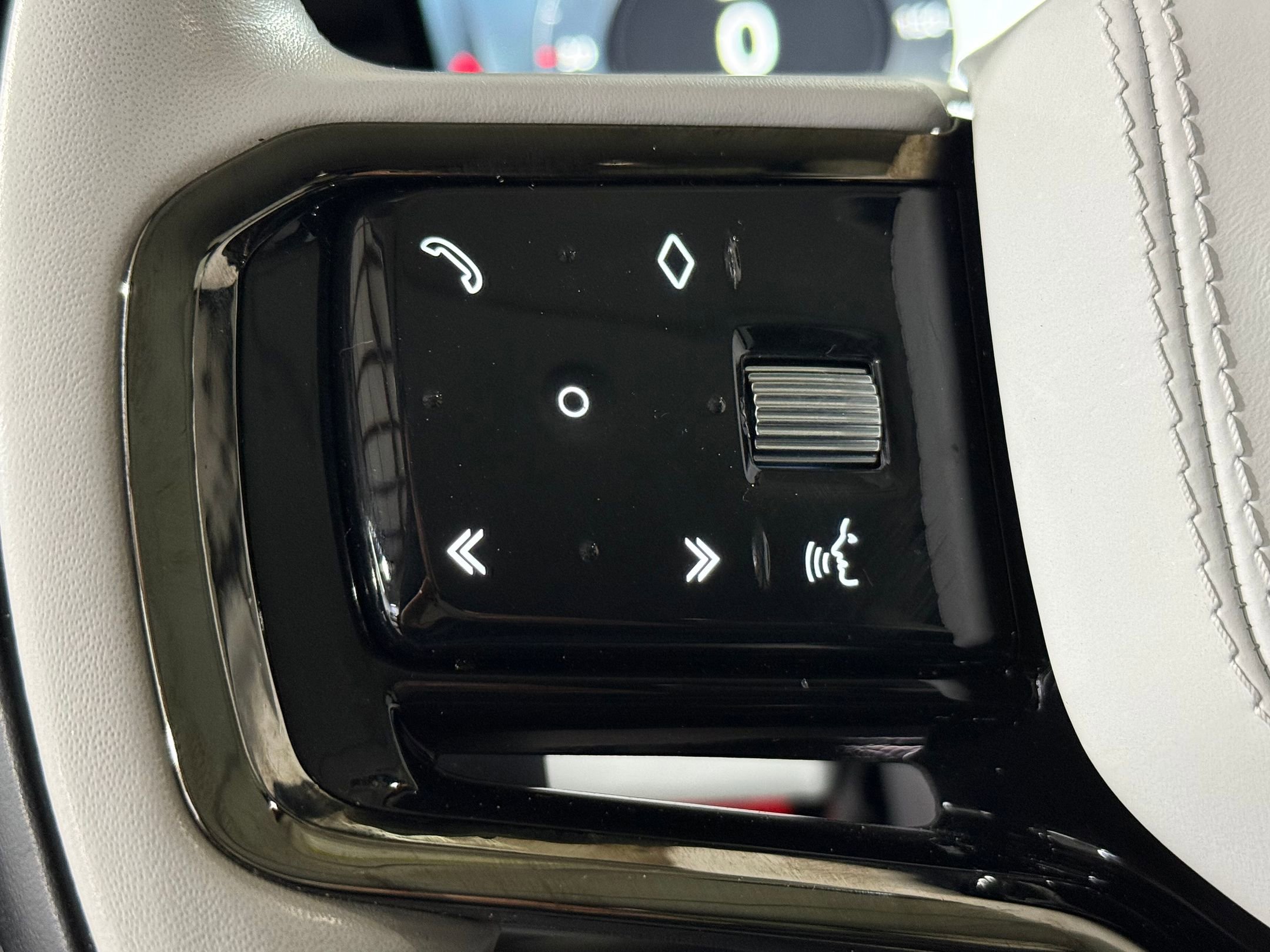 Used 2023 Land Rover Range Rover Sport SE Dynamic image 15